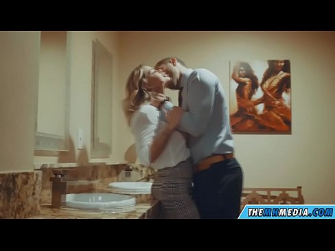 ❤️ När en bystig blondin förför dig på en offentlig toalett ❤️❌ Fuckvideo at sv.hentaisea-com.ru ️❤